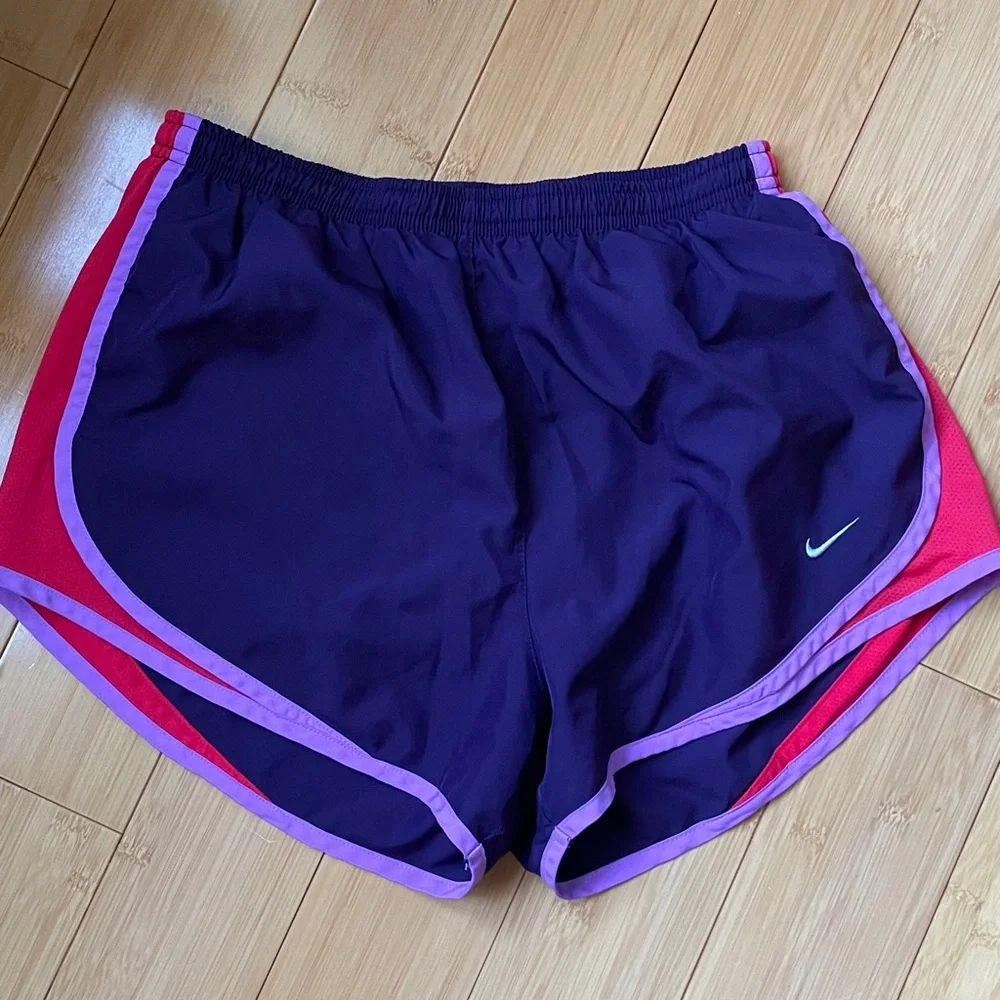 Lot of 2 Nike Women's Dri-Fit running shorts, medium - Picture 4 of 7